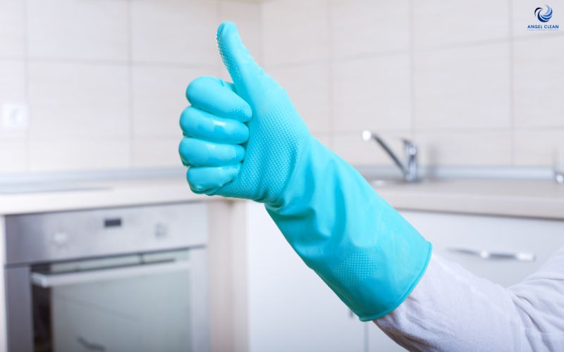 Καθαρισμός κουζίνας: Οδηγός βήμα-βήμα για την απομάκρυνση λιπαρών κηλίδων και βακτηριδίων